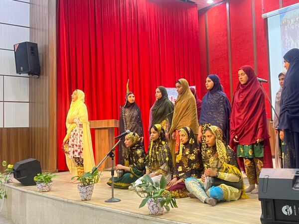 جشنواره سرود در فرهنگسرای فین