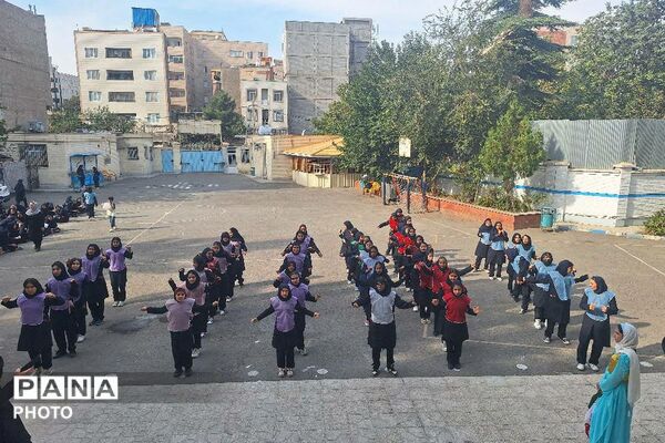  المپیاد ورزشی در مدرسه فاطمیه با هدف ترویج نشاط و شادابی در میان دانش‌آموزان