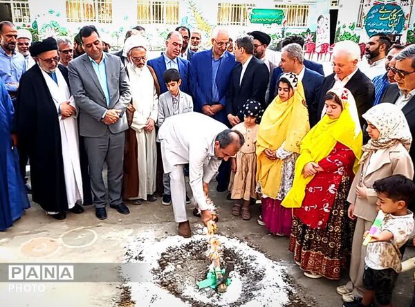 آیین کلنگ‌زنی مدرسه ۹ کلاسه انقلاب اسلامی فلاورجان
