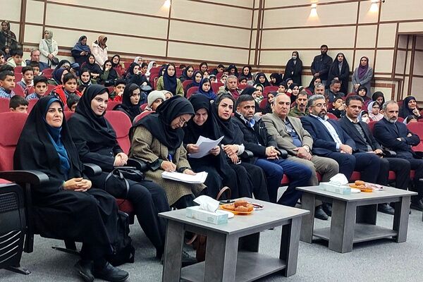درخشش خلاقیت دانش آموزان قدسی در نمایشگاه دستاوردهای فناورانه و پژوهشی