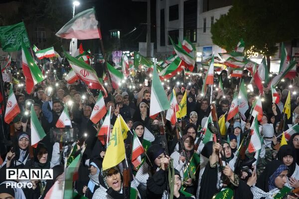 تجلیل از دخترانِ شهدا و یادآوری فداکاری دختران میناب در شب‌های لاله نظرآباد