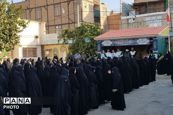 چهارشنبه‌های امام رضایی با حضور خادمان حرم در مدرسه مشکوة نور 