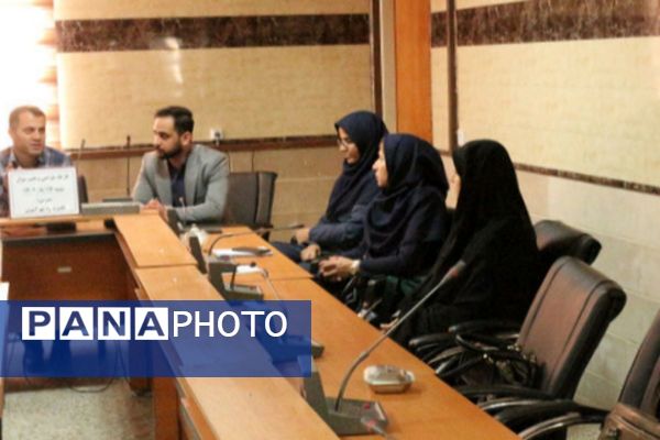 کارگاه طراحی سؤالات استاندارد ریاضی در فیروزکوه 