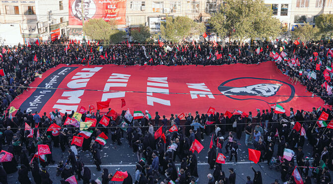 تشییع پیکر رهبر شهید انقلاب در مشهد مقدس-۳