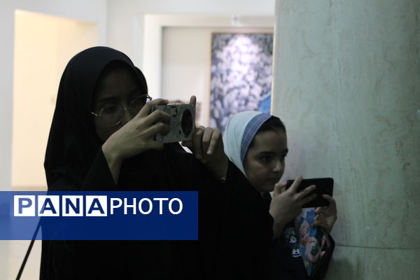 بازدید دانش‌آموز خبرنگاران پانا یزد از باغ موزه دفاع مقدس یزد