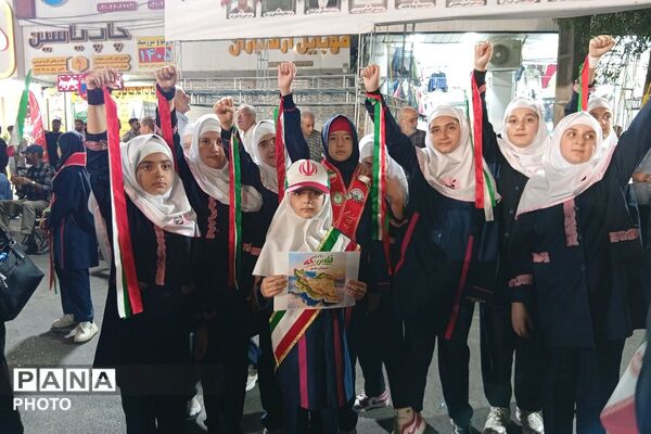 هم‌صدایی دانش‌آموزان دبستان هدی در تجمعات شبانه مردمی علیه صهیونیست