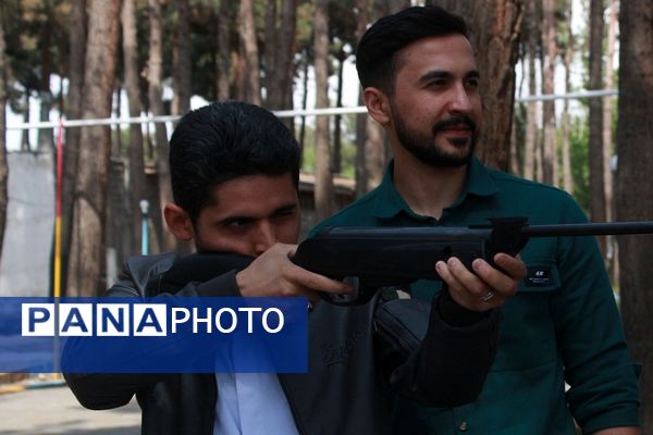  همایش تکریم از مقام معلم در اردوگاه شهید منتظری با حضور مسئولان بهارستان‌2