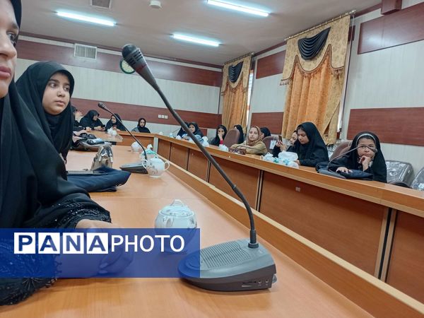  جلسه تقدیر از خبرنگاران فعال تیرماه 1404 در خلیل آباد