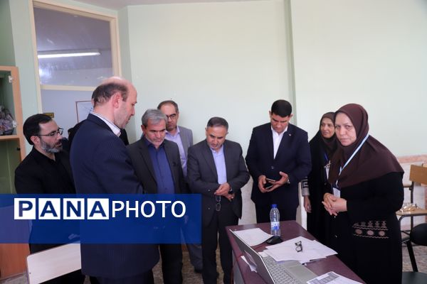 بازدید معاون حقوقی و امور مجلس وزیر آموزش و پرورش از حوزه ارزیابی پذیرفته شدگان کیفیت‌بخشی در آموزشگاه عفتیه تبریز