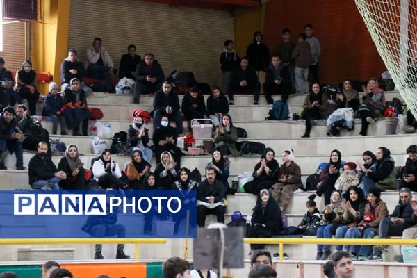 مسابقات تکواندو خردسالان پسران 