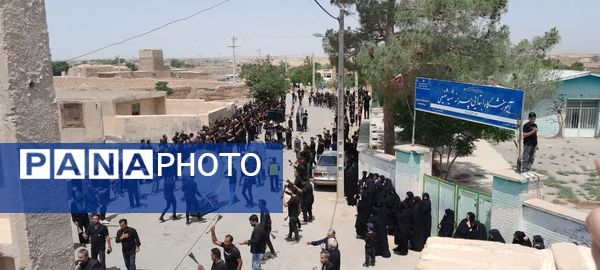 مراسم عاشورای حسینی در روستای بزنجرد