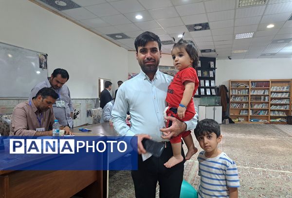 حضور پر شور و نشاط مشهدی‌ها در انتخابات ریاست جمهوری