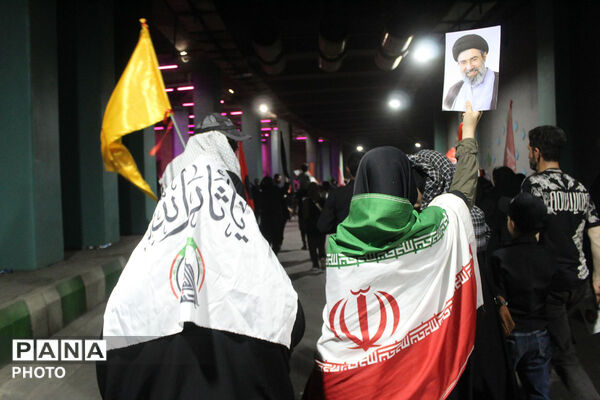 مشهد در سوگ؛ بدرقه باشکوه رهبر شهید انقلاب در جوار بارگاه رضوی/۲