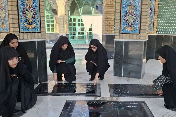 بیعت دانش آموزان دبیرستان منتصرین شاهد شهرستان ورامین شهدا 