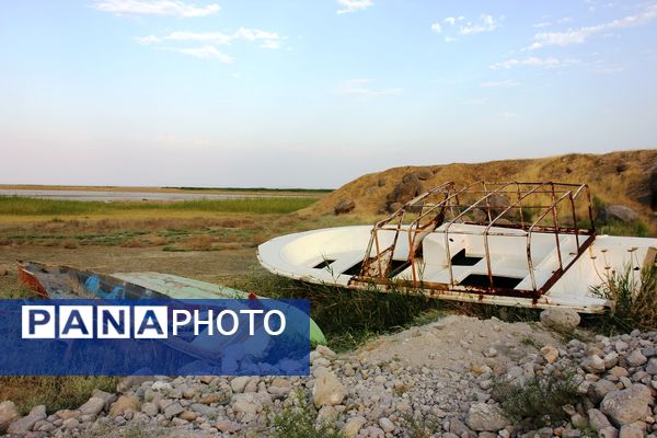 قایق‌های به گل نشسته دریاچه ارومیه