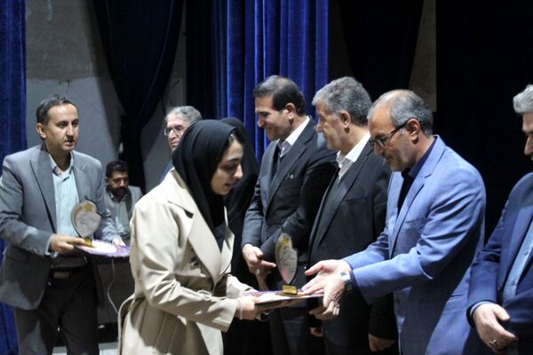 ملکان صحنه افتخارآفرینی برترین‌های کنکور ۱۴۰۴