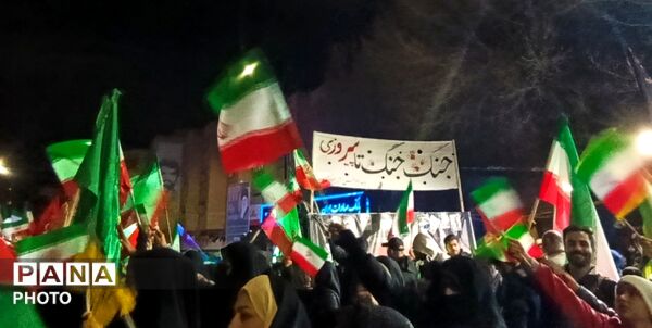 حضور پرشور مردم شهر لالجین در بیعت با رهبر معظم انقلاب