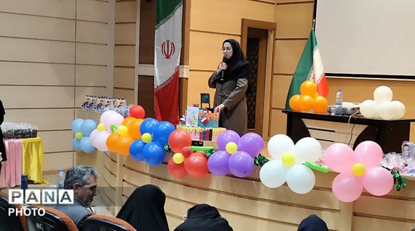 جشن الفبای پایان سال کلاس اولی‌های دبستان نوید ۲ 