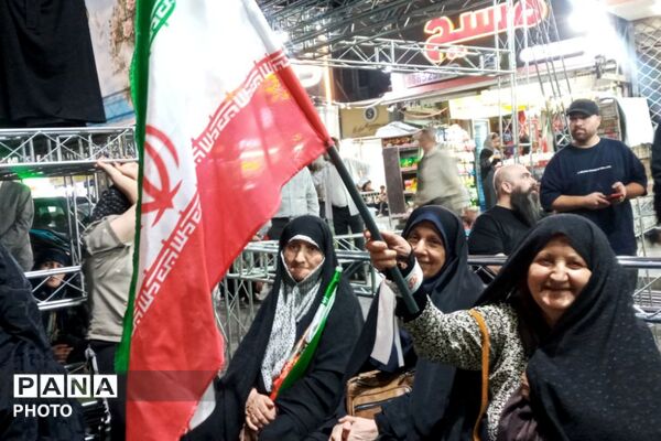 تجلیل از خبرنگاران پانا در صحنه ی جهاد تبیین