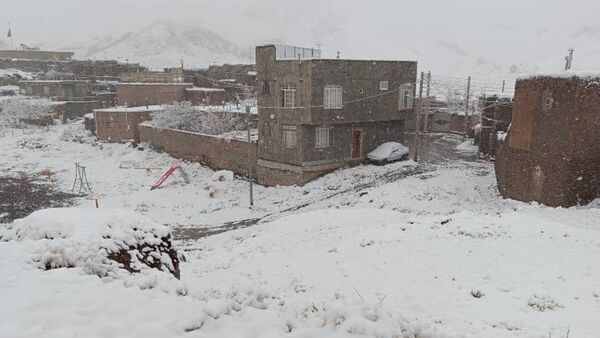 بارش برف در روستای اصقول سربیشه