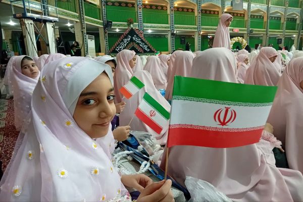 آیین زیبای جشن تکلیف دختران یزدی در حسینیه محمود آباد