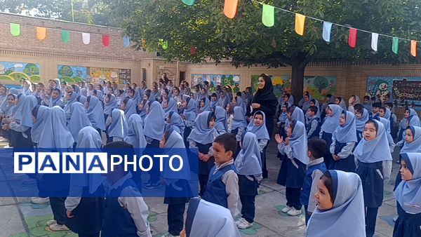 زنگ آغاز مهر در دبستان دخترانه مهر و ماه آشخانه 