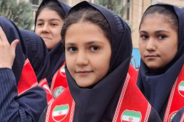 جشن ولادت منجی، در مدرسه مریم بهارستان دو
