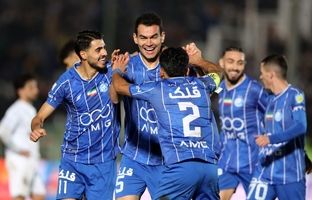 داور تاجیک بازی استقلال مقابل المحرق را سوت می‌زند