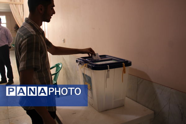 حضور خرم‌ آبادی‌ها پای صندوق‌های رای 