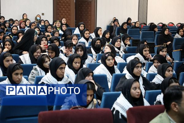 اعزام دانش‌آموزان منطقه کهریزک به اردوی راهیان نور