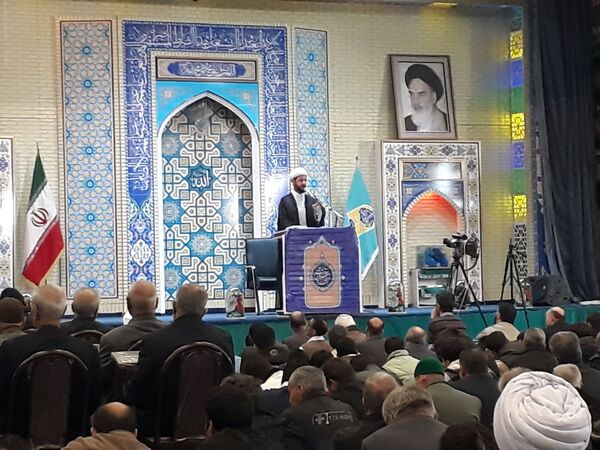   برگزاری جشن ایام‌الله دهه فجر همزمان با نماز جمعه بخش صفادشت با حضور پرشور مردم