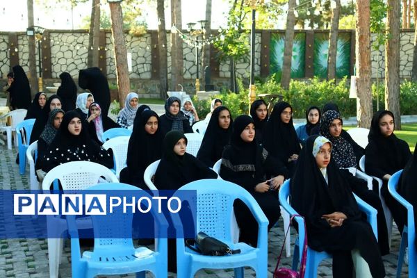 پاتوق مروارید در شهرستان خلیل آباد 