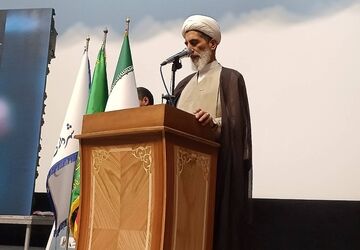 شیوه مدیریتی شهید رئیسی الگوی عملی مناسب برای مسئولین کشور است