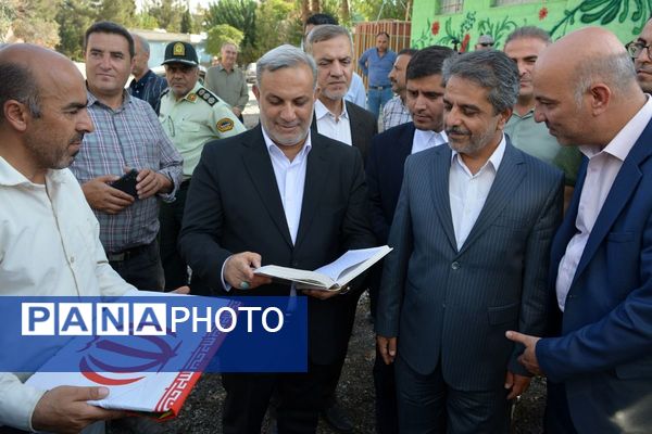 بهارستان روی ریل پیشرفت، افتتاح چندین طرح خدماتی و عمرانی