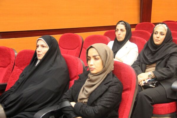 نشست روسای انجمن اولیاء و مربیان مدارس بهارستان‌دو