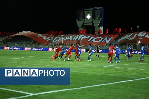 بازی تراکتور و استقلال در تبریز