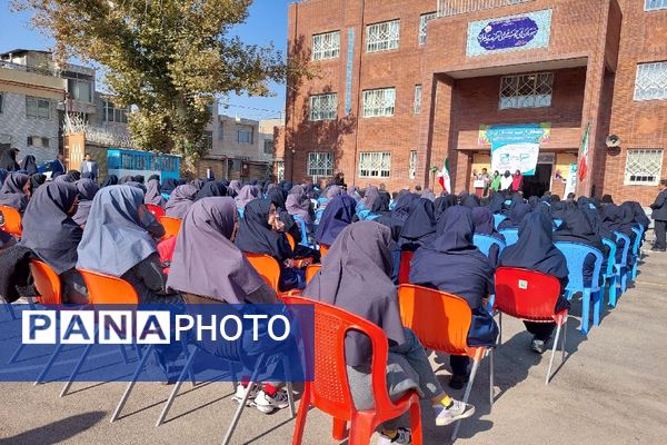 آیین نواختن زنگ استاندارد در هنرستان صدیقه ناظران 