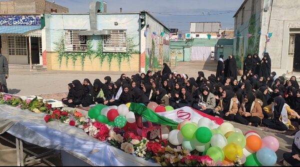 جشن دهه فجر در آموزشگاه مرحوم پاکدل خلیل آباد