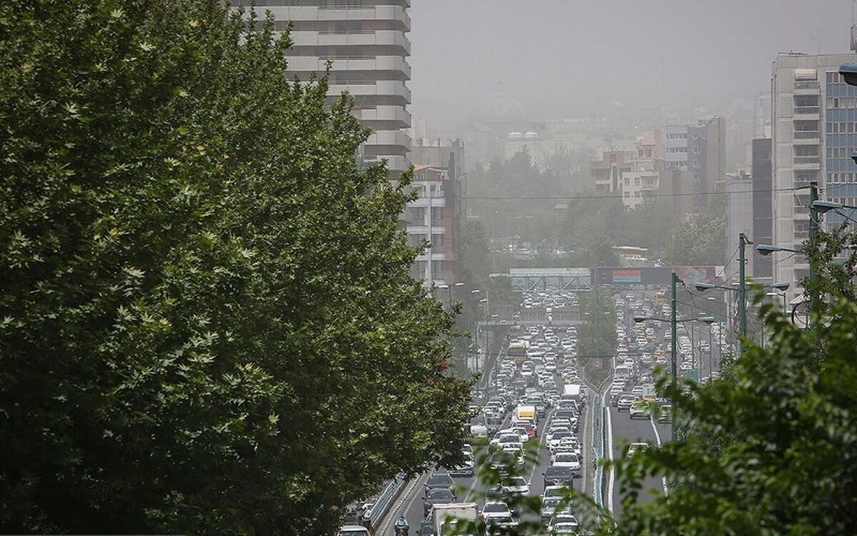 تهران غرق آلودگی هوا؛ گروه‌های حساس در خانه بمانند