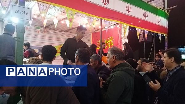 گذری بر موکب های پذیرایی مهدیه در شب میلاد حضرت مهدی (ع)