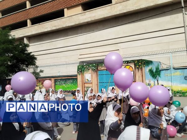 حضور خادمین  آستان قدس رضوی در دبستان ۲۲ بهمن ناحیه ۵ مشهد