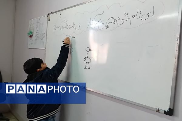 کارگاه ‌های استعداد‌یابی در پژوهش سرای دانش آموزی بصیرت یک ناحیه دو شهرری 