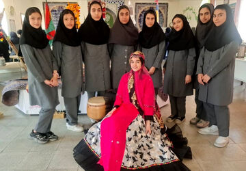 بازارچه کارآفرینی در دبیرستان فرزانگان آباده؛ گامی عملی برای آشنایی دانش‌آموزان با دنیای کسب‌وکار