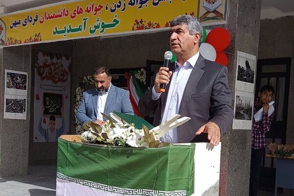 «جشن جوانه‌ها» ویژه دانش آموزان پایه هفتم در مدرسه دانشمند شهرستان پردیس