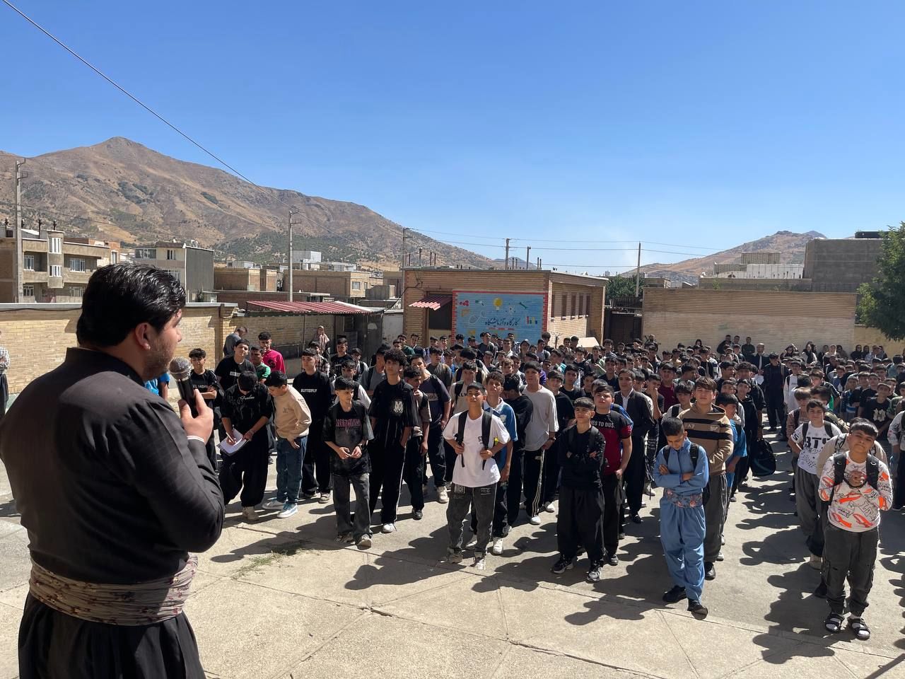 آیین باشکوه بازگشایی سال تحصیلی در مدرسه شهید خادمی بانه برگزار شد