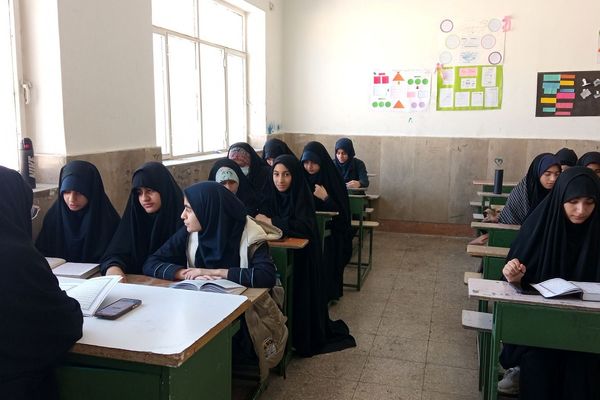 مسابقات قرآن، عترت و نماز دانش‌آموزان دختر منطقه کهریزک 