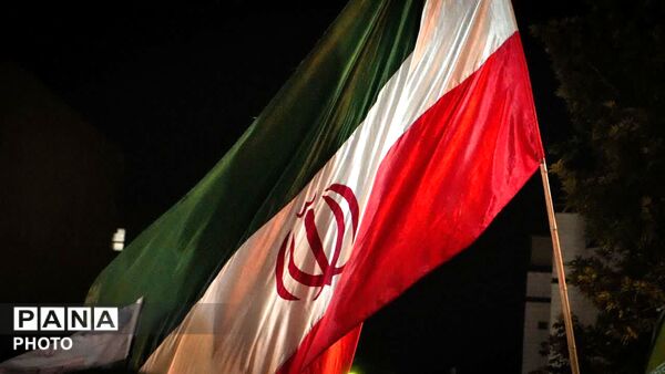  روزهای دلتنگی؛ شهادت پدر، آرزوی پرواز، تشییع شهدا