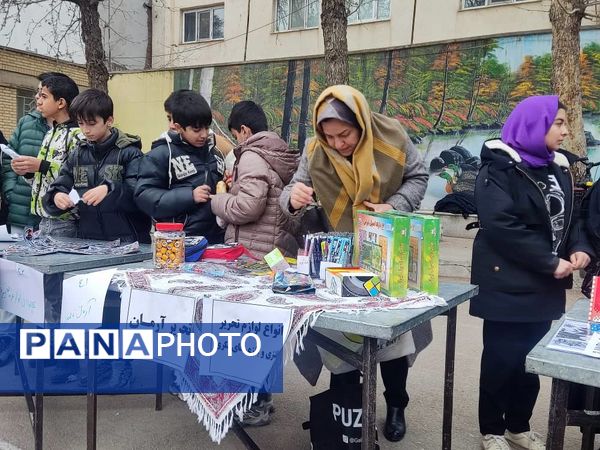 برپایی بازارچه دانش‌آموزی به‌مناسبت عید مبعث 