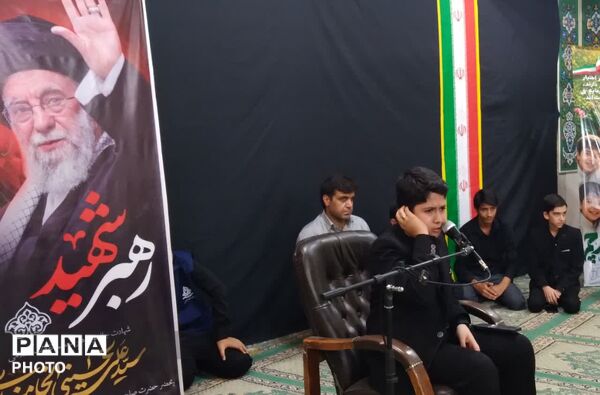  مراسم بزرگداشت رهبر شهید با حضور منتخب دانش‌آموزان استان یزد
