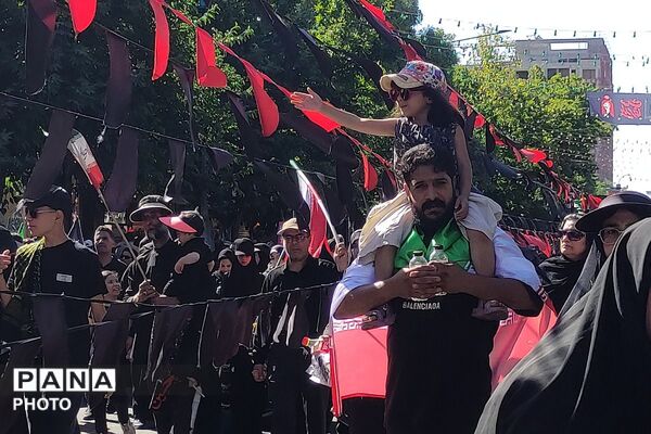  وداع با رهبر شهید در جوار بارگاه رضوی
